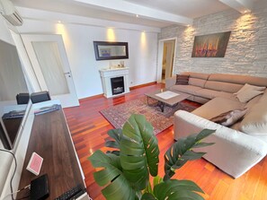 Fireplace - Wohnung mit Terrasse - Gemeinschaftspool by Interhome (Novi Vinodolski)