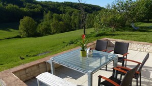 Outdoor dining - La Ferme des Paons by Interhome (Montagudet)