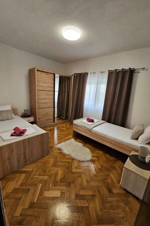 2 bedrooms, internet