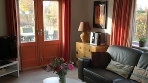 Living area - Einmalige, ruhige Ferienvilla im Grünen by Interhome (Hoofdplaat)