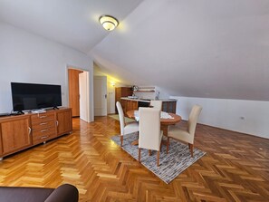 Dining - Appartement mit Balkon und Meerblick by Interhome (Novi Vinodolski)
