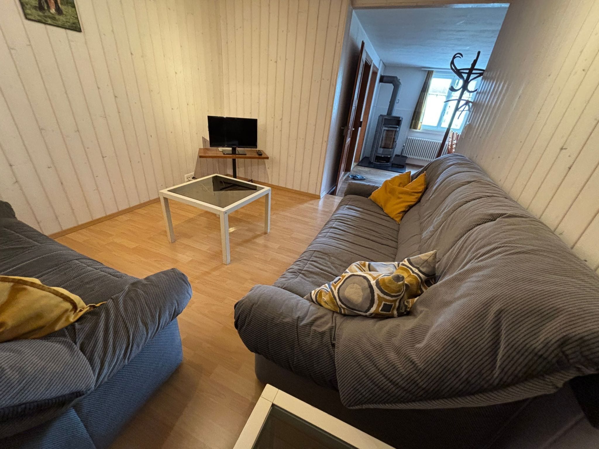 Televisie en een open haard