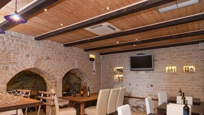 Dining - Kleine Wohnung in Omiš mit Privatem Balkon by Interhome (Omiš)