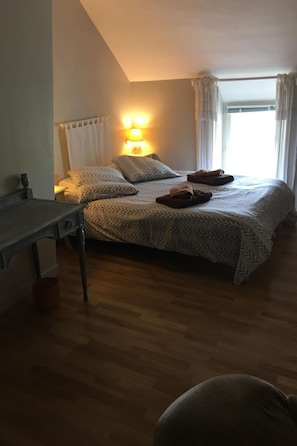 3 bedrooms, Internet - HAUS 3 SCHLAFZIMMER 3 BÄDER by Interhome (Beaumont en Véron)