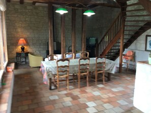 Dining - HAUS 3 SCHLAFZIMMER 3 BÄDER by Interhome (Beaumont en Véron)