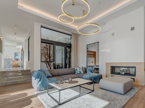 TV, fireplace - Charmantes Haus in Sevid mit privatem Parkplatz by Interhome (Marina)
