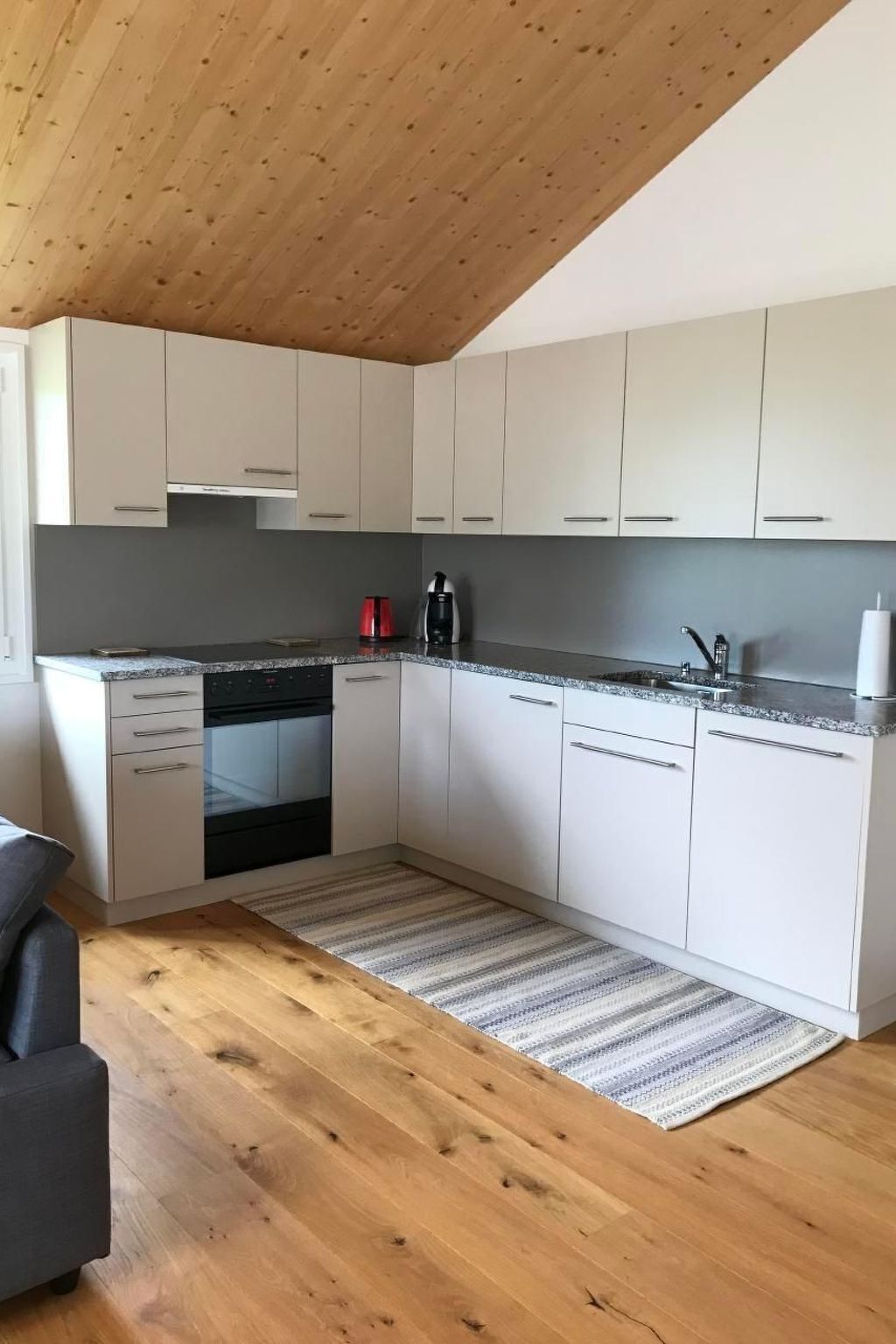 Kjøleskap, mikrobølgeovn, ovn og oppvaskmaskin