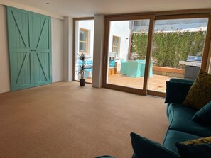 TV - South Beach Apartment 10km Rheinfall by Interhome (Hemmental)
