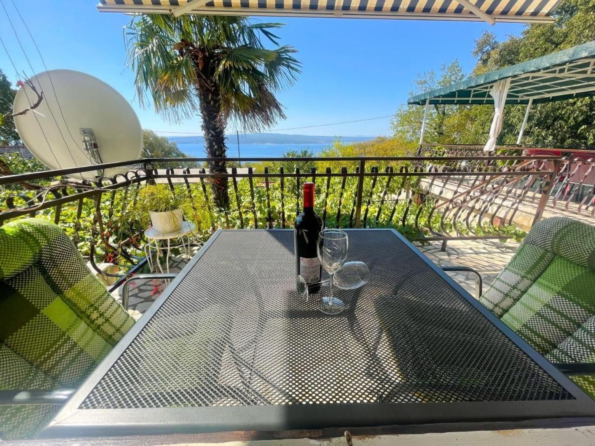 屋外ダイニングエリア