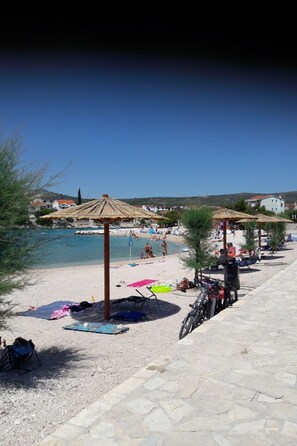 Beach - "Biserka" direkt am Strand by Interhome (Rogoznica)