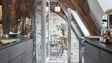 Réfrigérateur, four, lave-vaisselle