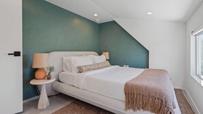 House (6 Bedrooms) | Interior