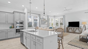House (3 Bedrooms) | Interior