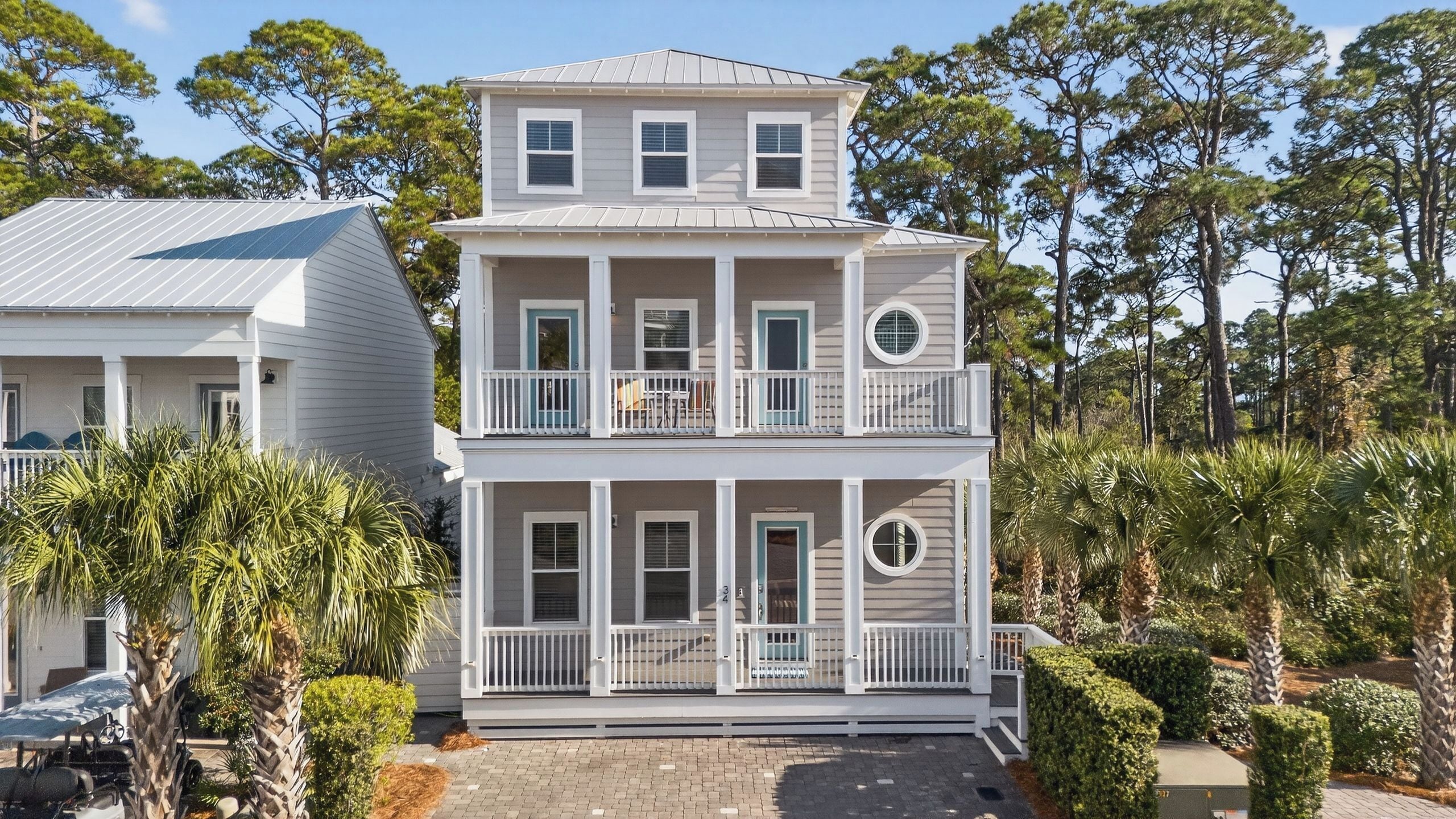 House (4 Bedrooms) | Exterior