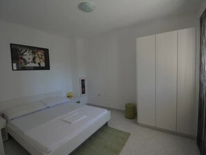 Internet - Studio-Apartment für 3 Personen (Meerblick, Klima, Sat-TV, grosse Terrasse, pri by Interhome (Novi Vinodolski)