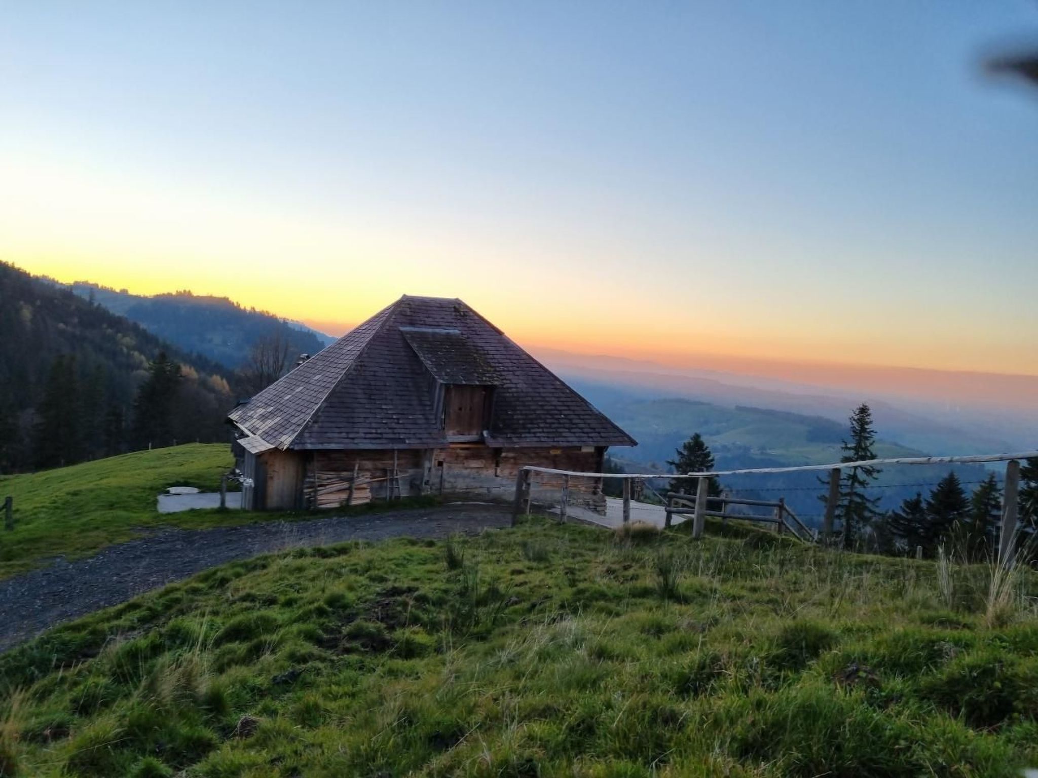 المنشأة من الخارج