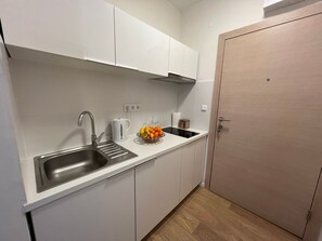 Refrigerador y utensilios de cocina 