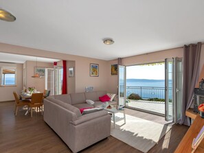 TV, fireplace, DVD player - Villa "Lilly" mit Infinity-Pool by Interhome (Podgora)