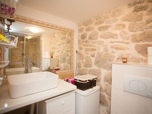 Towels - Dalmatinisches Haus in der Altstadt von Split by Interhome (Dragovode)