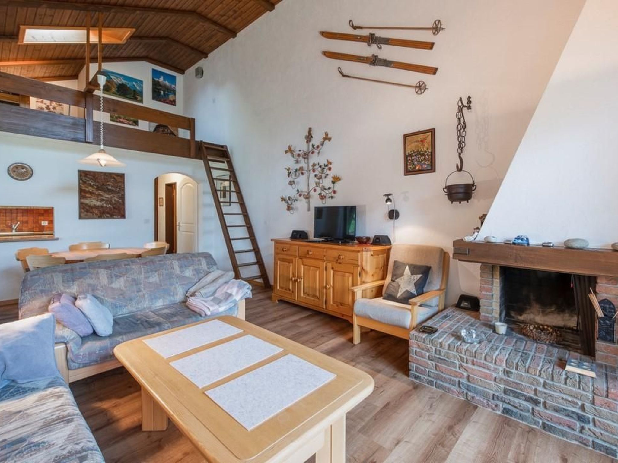 TV, fireplace, DVD player