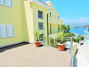 Property grounds - Appartment mit Pool und Whirlpool, Okrug Gornji by Interhome (Trogir/Okrug Donji)