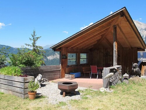 Tgesa Mitgel - ein Haus mit Charakter by Interhome