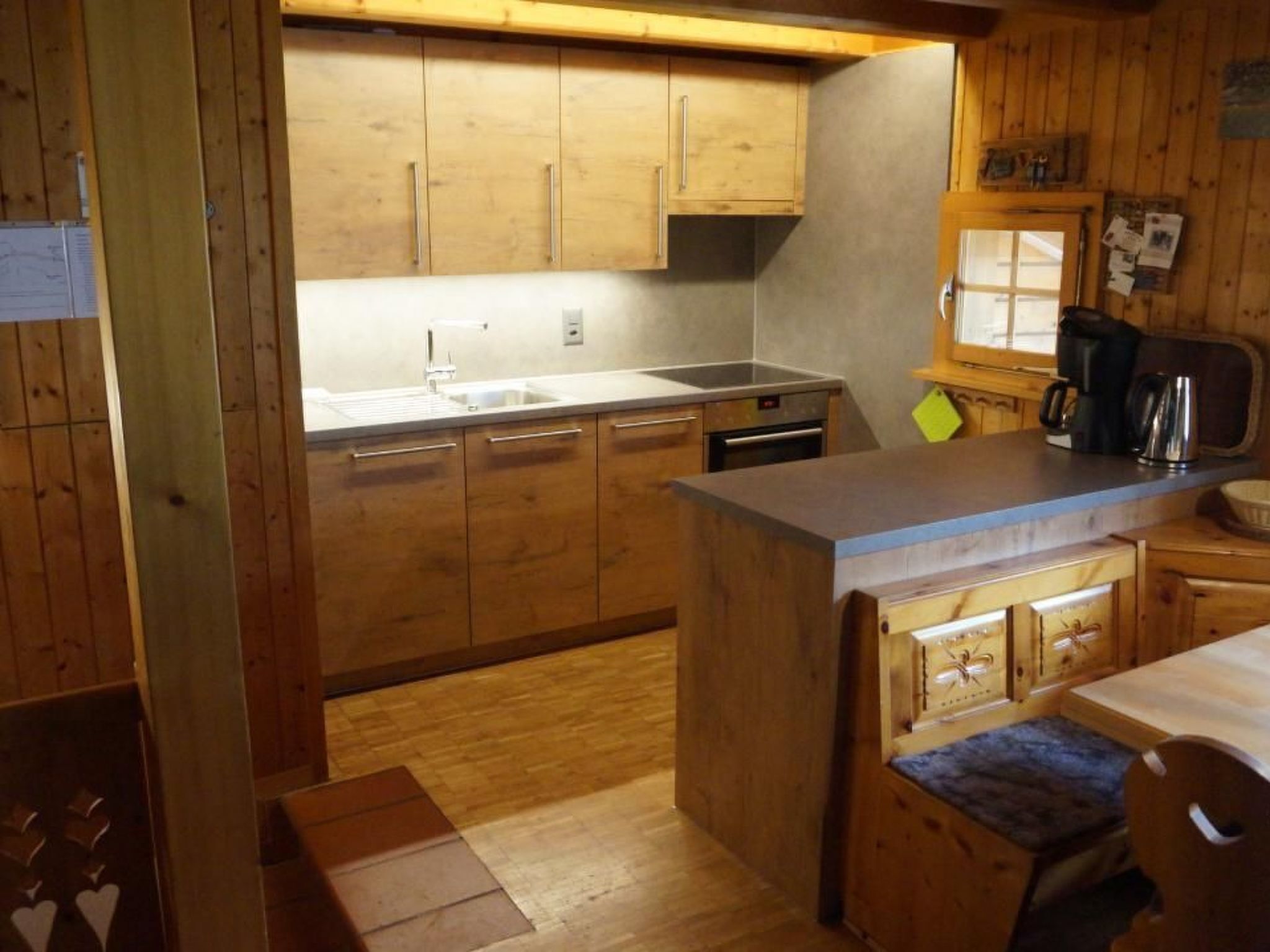 Kühlschrank, Ofen, Geschirrspüler, Kochgeschirr/Geschirr/Besteck