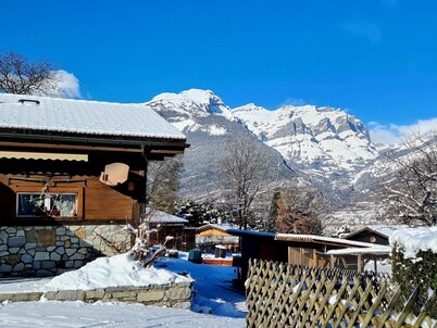 Chalet Haus (bei Einfahrt grosser Nussbaum ) by Interhome