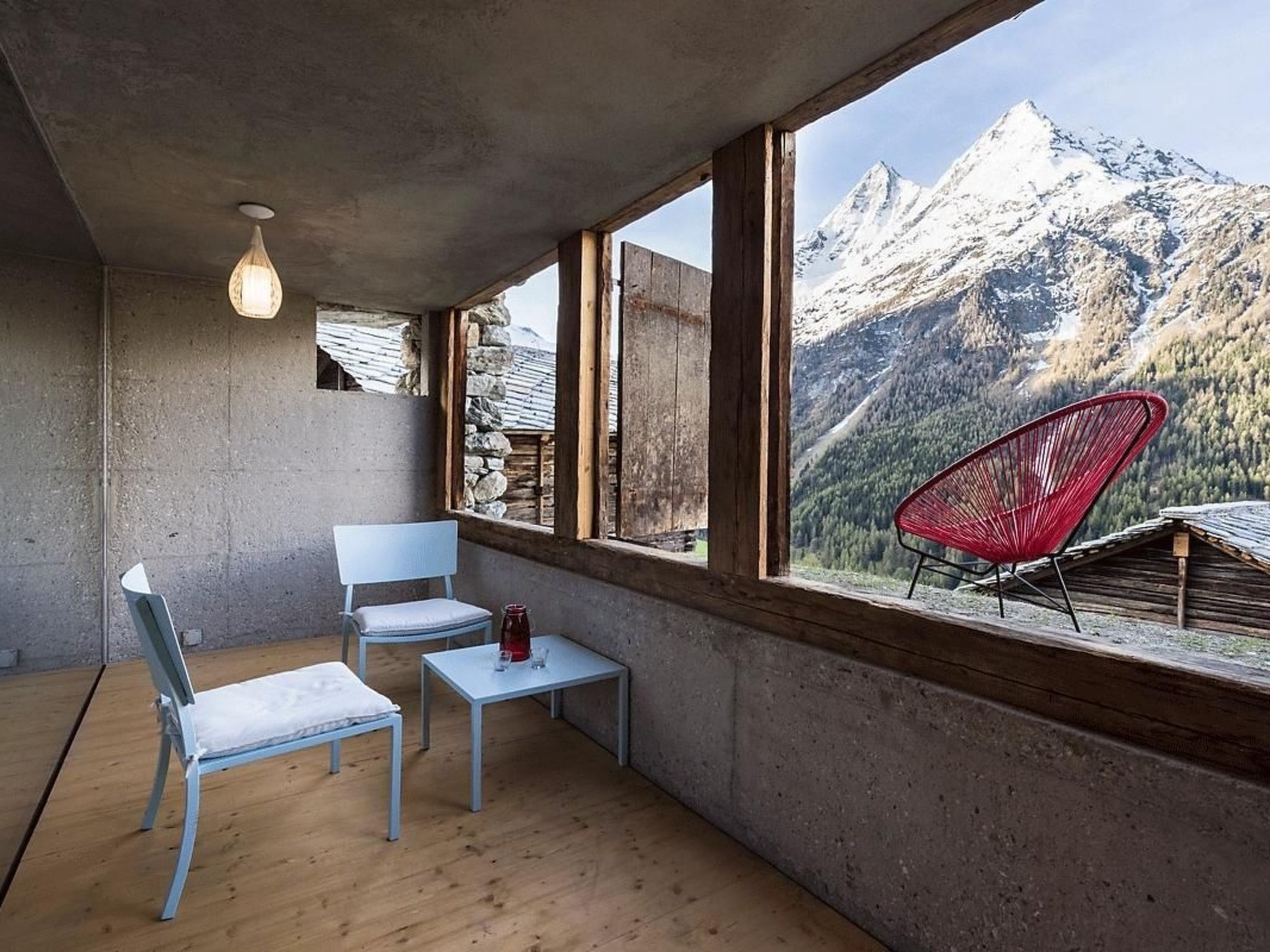 المنطقة المحيطة بالمنشأة