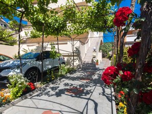 Property grounds - "Apartman Nikola" by Interhome (Krk/Punat)