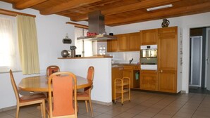 Dining - Apartment Kat A by Interhome (Dürrenroth)