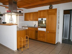 Réfrigérateur, four, lave-vaisselle