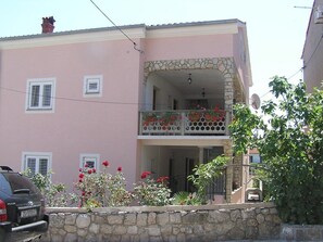 Exterior - für 2 Personen  + 1 Kind ca. 30 m² in Šilo, Adriaküste Kroatien (Kroatisch by Interhome (Krk/Šilo)