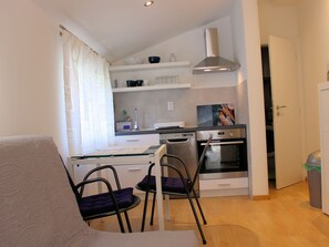 Fridge, microwave, oven, dishwasher - Studio-Apartment, Haustiere willkommen by Interhome (Novi Vinodolski)