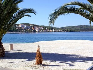 Beach - mit Blick auf das Wasser by Interhome (Trogir)