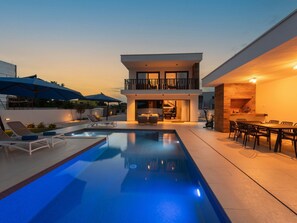 Opvarmet pool