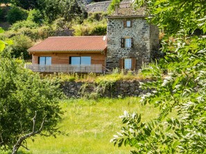 Exterior - Gemütliches Steinhaus mit Garten by Interhome (Le Villard)