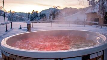 Bain à remous extérieur