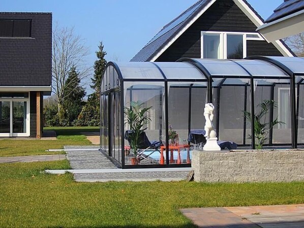 المنشأة من الخارج