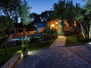A heated pool - Ferienvilla Roko mit beheiztem Pool by Interhome (Posedarje)