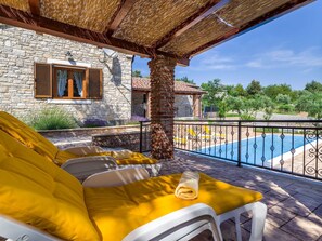 Terrace/patio - Ferienvilla Roko mit beheiztem Pool by Interhome (Posedarje)