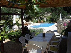 Outdoor dining - "Grüne" Wohnung mit Swimmingpool by Interhome (Banjol)