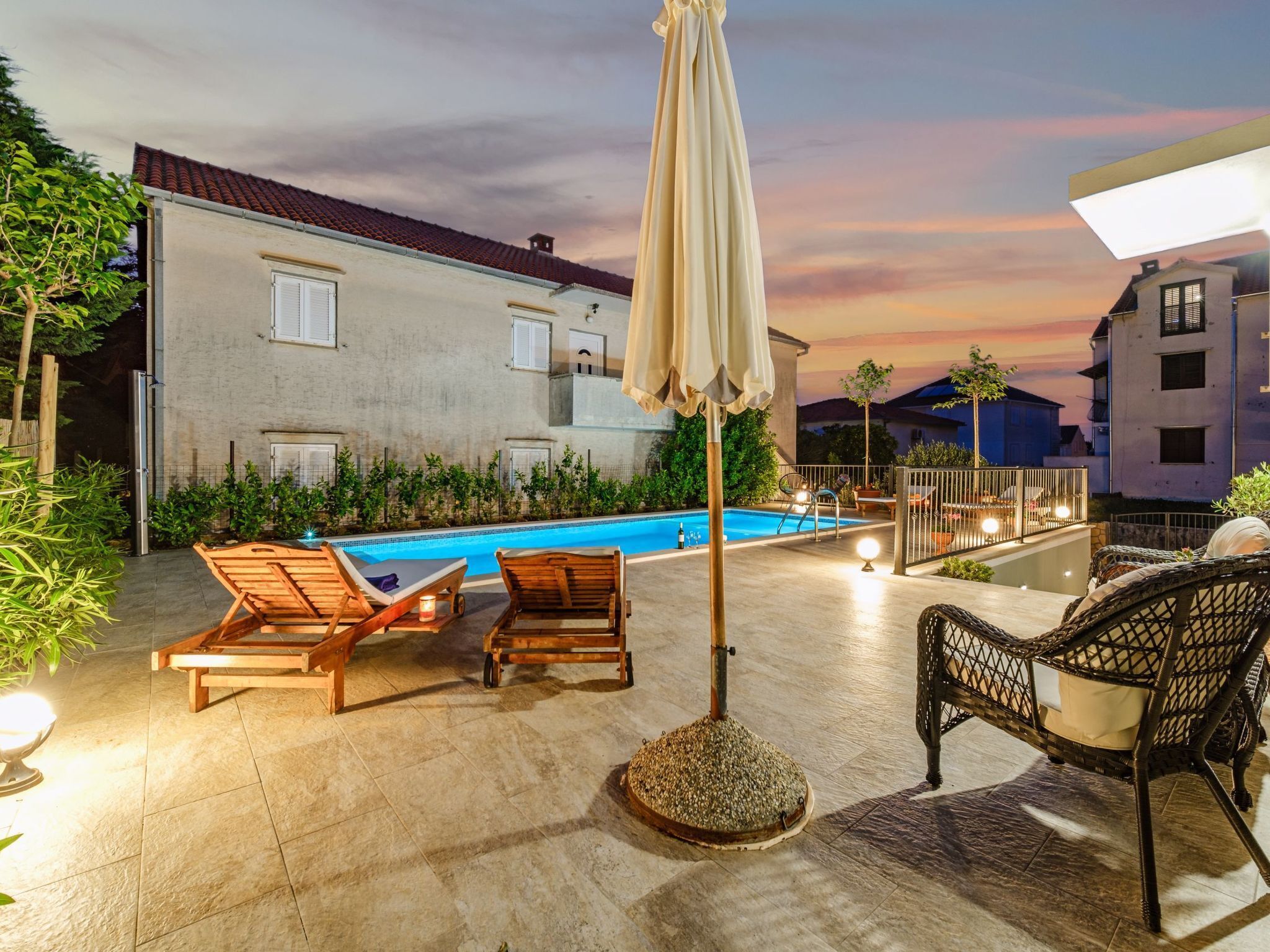 Lämmitetty uima-allas