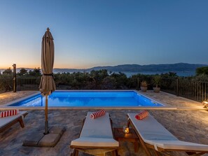 A heated pool - Island Getaway Heritage House by Interhome (Mirca)