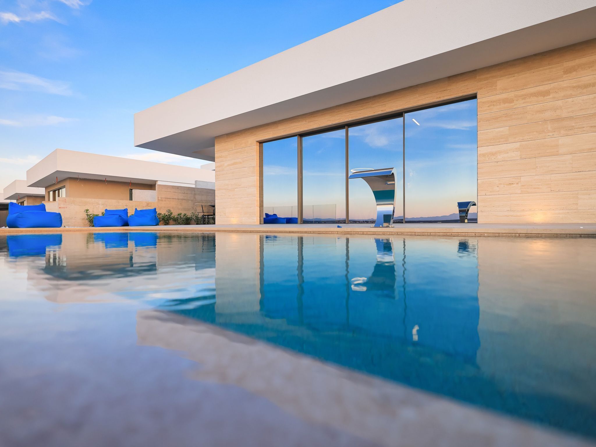 Et oppvarmet basseng