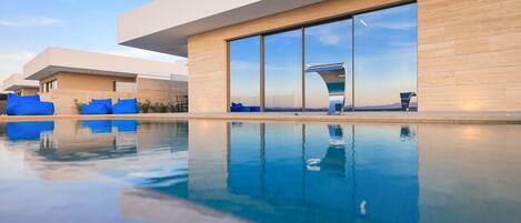 Et oppvarmet basseng