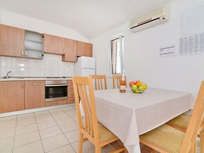 Dining - "Martina S 3" by Interhome (Srima)