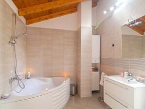Towels - Villa "Roko" mit Whirlpool by Interhome (Mravince)