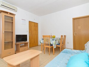 Interior - Wohnung "Martina S 1" by Interhome (Srima)