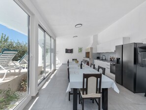 Outdoor dining - Villa Almas mit Schwimmbad, Fitnessraum, Tennisplatz by Interhome (Neoric)
